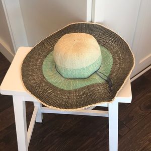 🌞 Floppy wide brimmed sun hat! 🌞